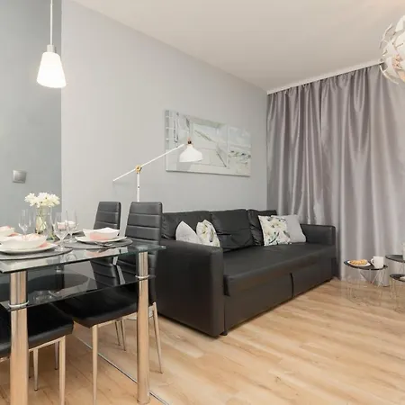 Wawrzyszewska By Renters شقة