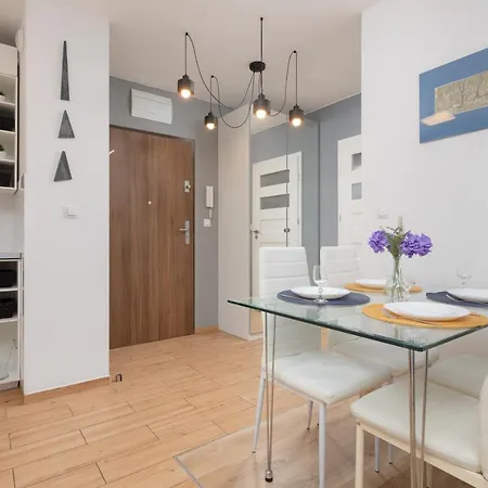 Wawrzyszewska By Renters شقة
